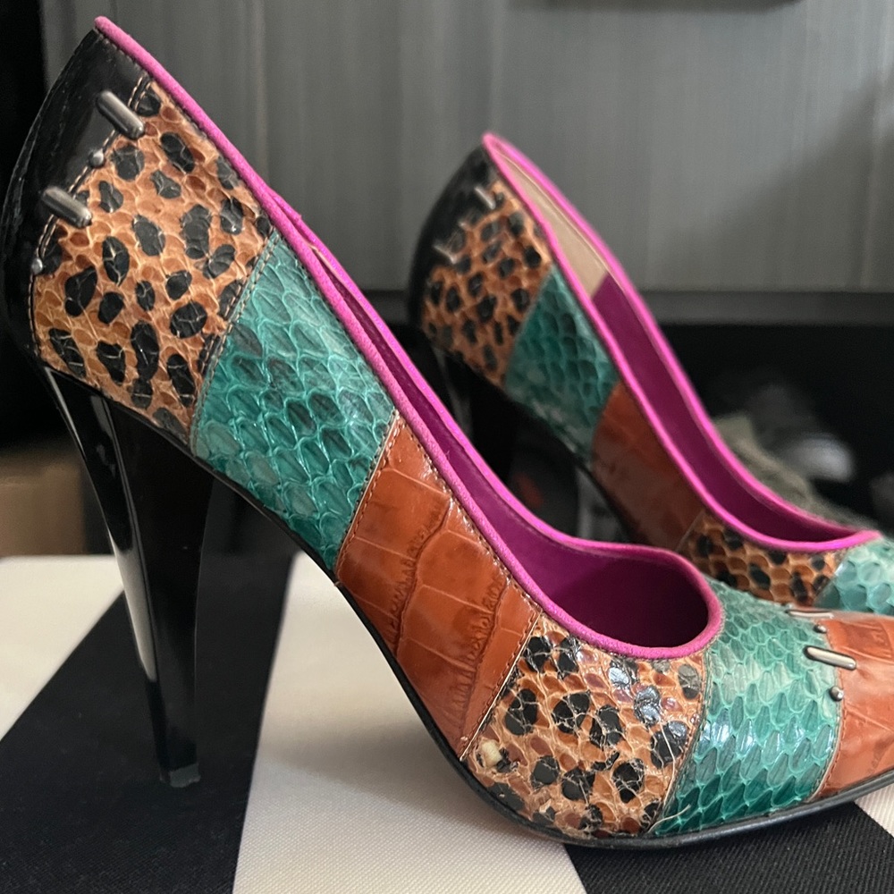 Beverly Feldman multi-colour heels ⭐️
